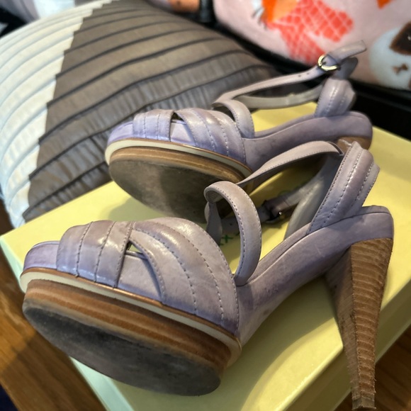 MaxStudio Bella Size 6M Leather Sandal in Lavender - Picture 9 of 16